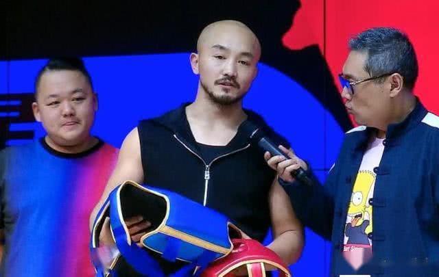 一龙vs方便直播视频，这场迟到了十年的武林对决，到底藏着多少门道？